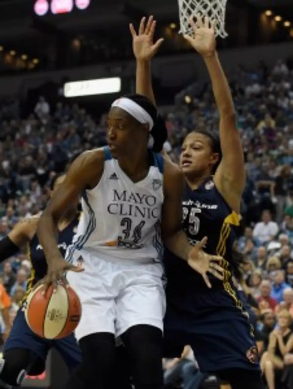 Lynx Even Series With Win 77-71
