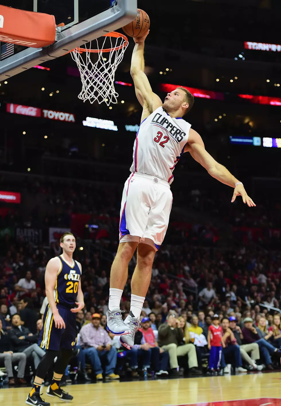 Griffen Helps Clippers Beat Wolves For 13th Straight Time