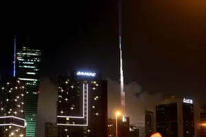 Spectacular High Rise Fire in Dubai