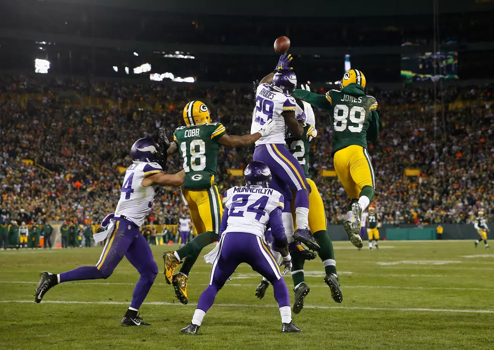 Vikings Take NFC North, Hold On To Beat Packers 20-13