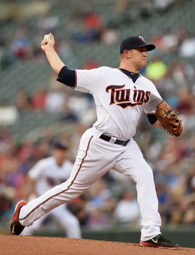 Twins Defeat Astros to Open Homestand