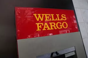 Wells Fargo CEO Quits