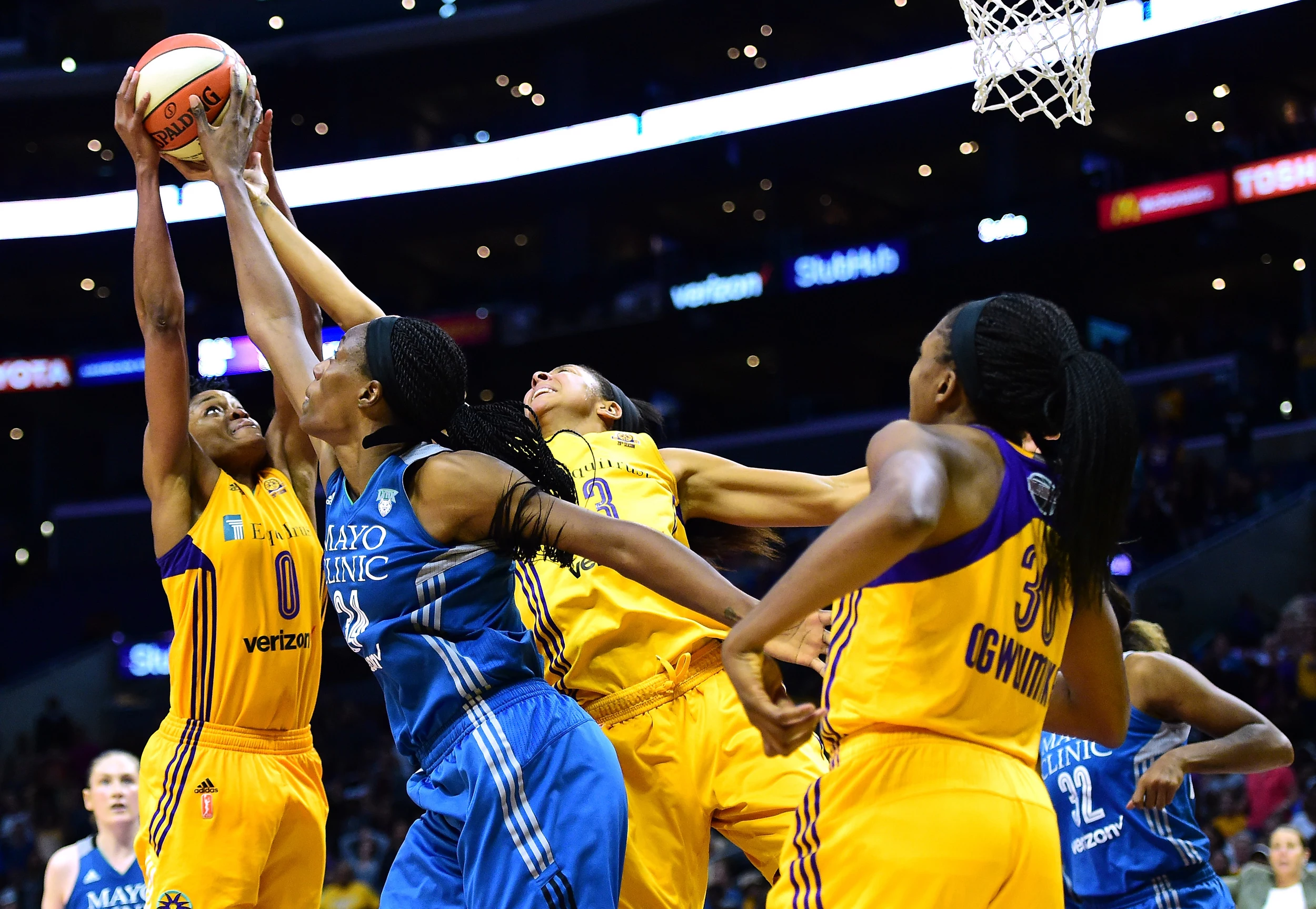 Lynx hold off Sparks, force decisive Game 5 in WNBA Finals