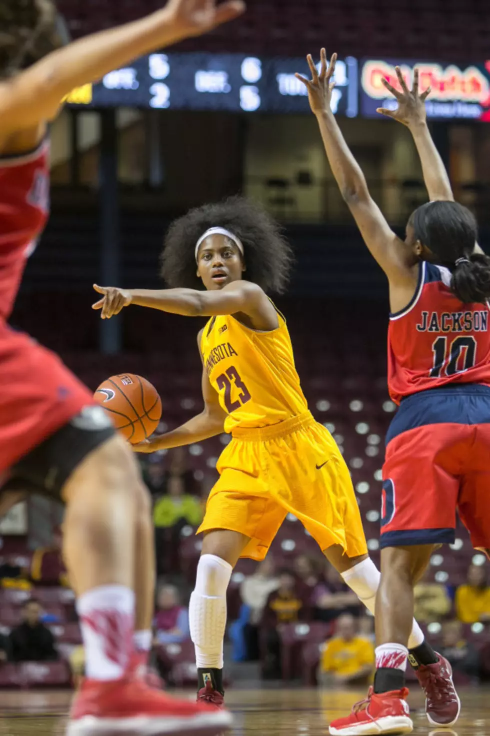 Gophers Outscore Detroit Mercy 111-91