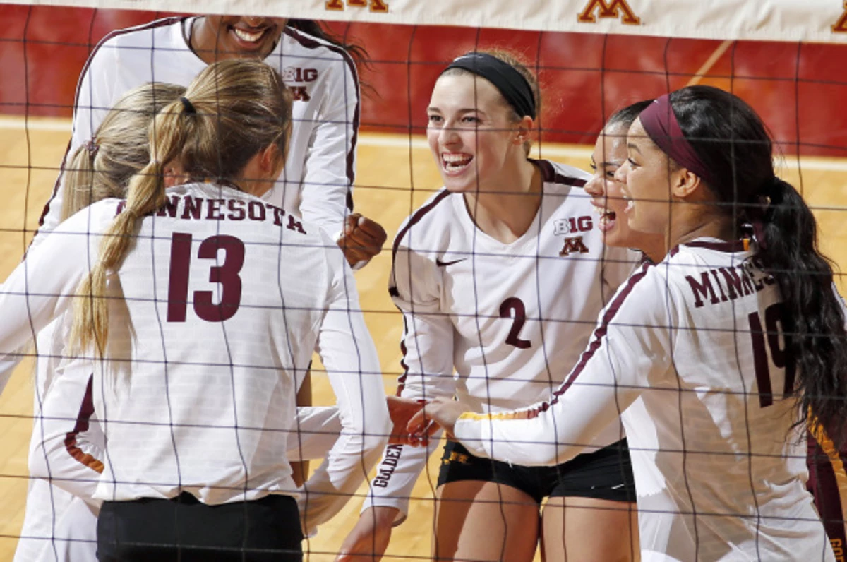 Gophers Advance in Volleyball Regional