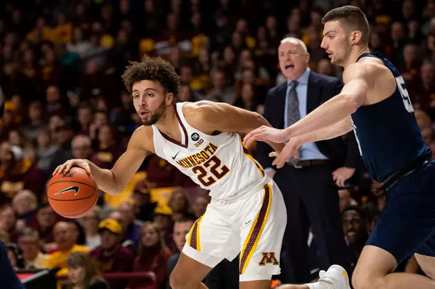 Gophers Handle Hawkeyes at the Barn