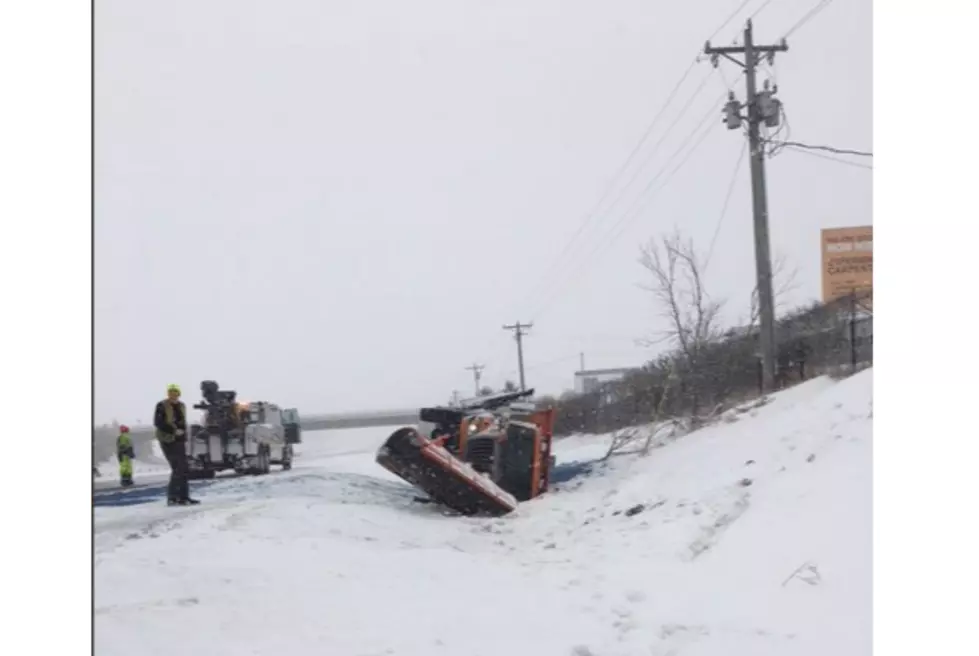 Truck Crashes into Rear of MnDOT Plow in Oronoco