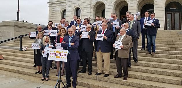 Minnesota Senate Passes &#8216;Lights On&#8217; Bill to Prevent Government Shutdown