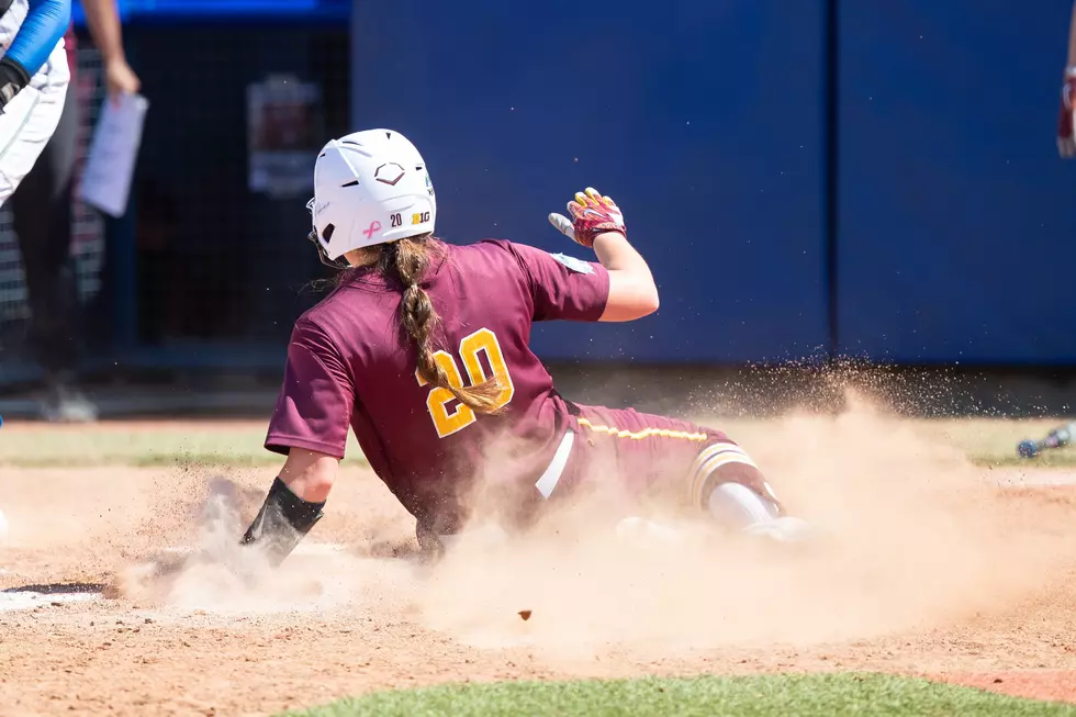 Gophers Open Women’s College World Series With Loss