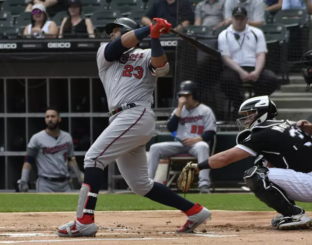 Home Runs Give Twins Win in Chicago