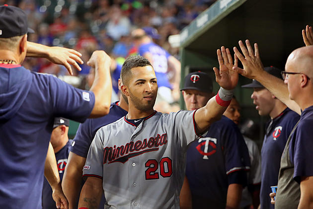 Twins Maintain Lead With Win in Texas