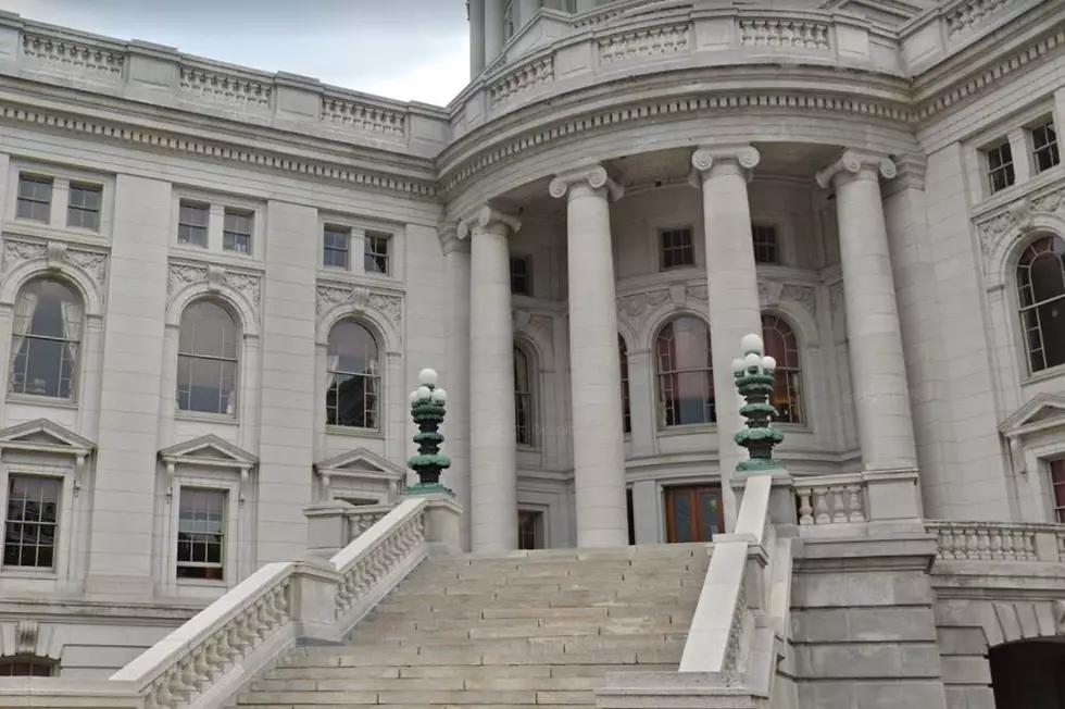Drunk Driver Drove Up Steps to Wisconsin State Capitol