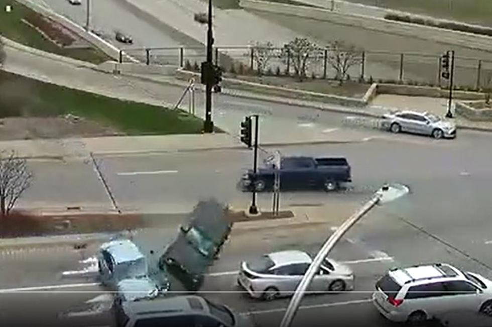 (VIDEO) Stunning Crash Snarls Traffic at Rochester Interchange