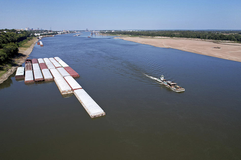 Low Mississippi River limits barges just as farmers want to move their crops downriver