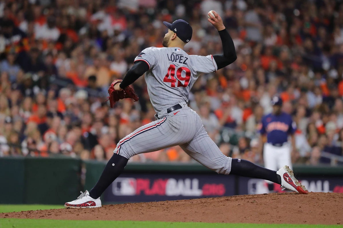 Lopez Shines as Twins Tie ALDS at 1 Win Each Heading to Minnesota Lopez Shines as Twins Tie ALDS at 1 Win Each Heading to Minnesota