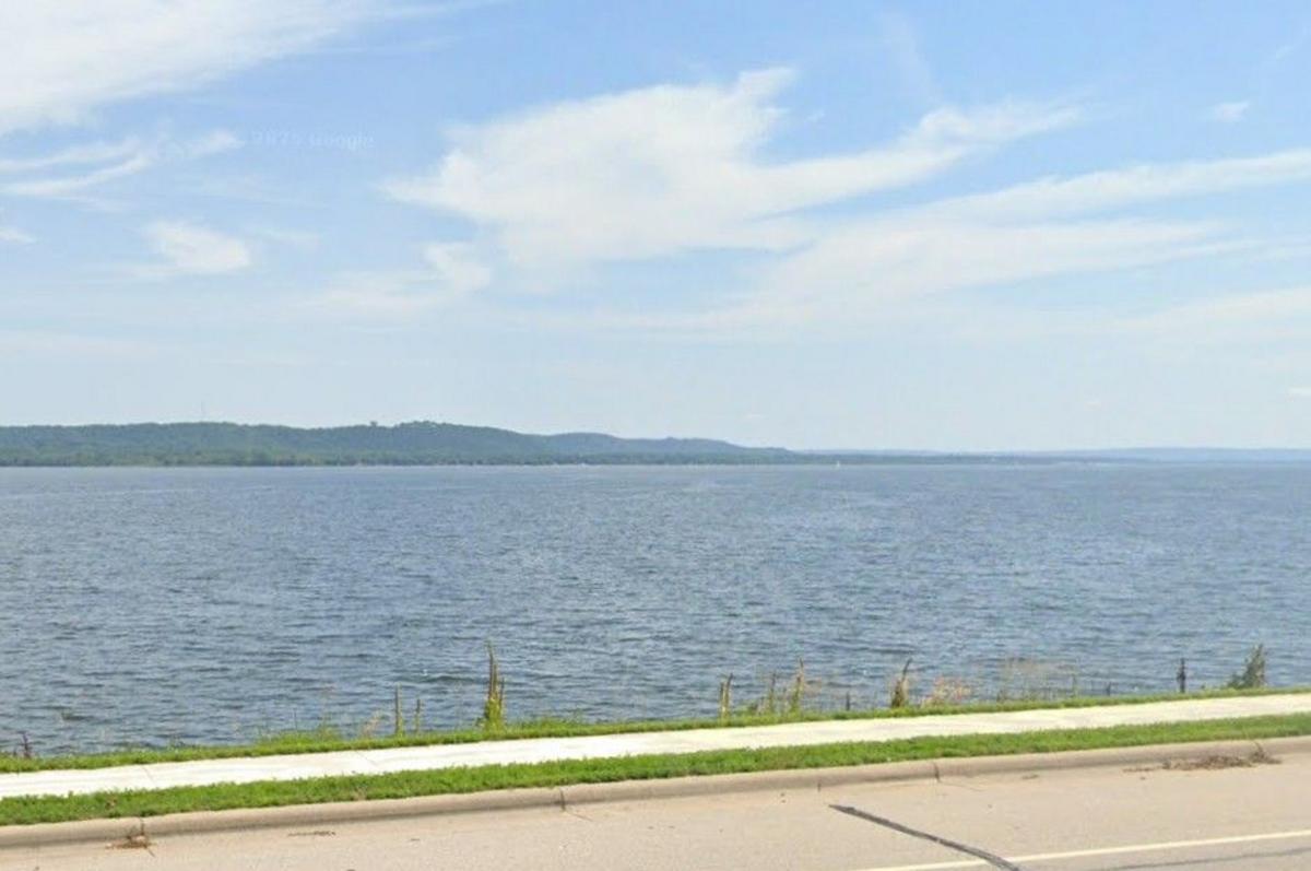 Three Missing After Pontoon Boat Overturns on Lake Pepin Three Missing After Pontoon Boat Overturns on Lake Pepin