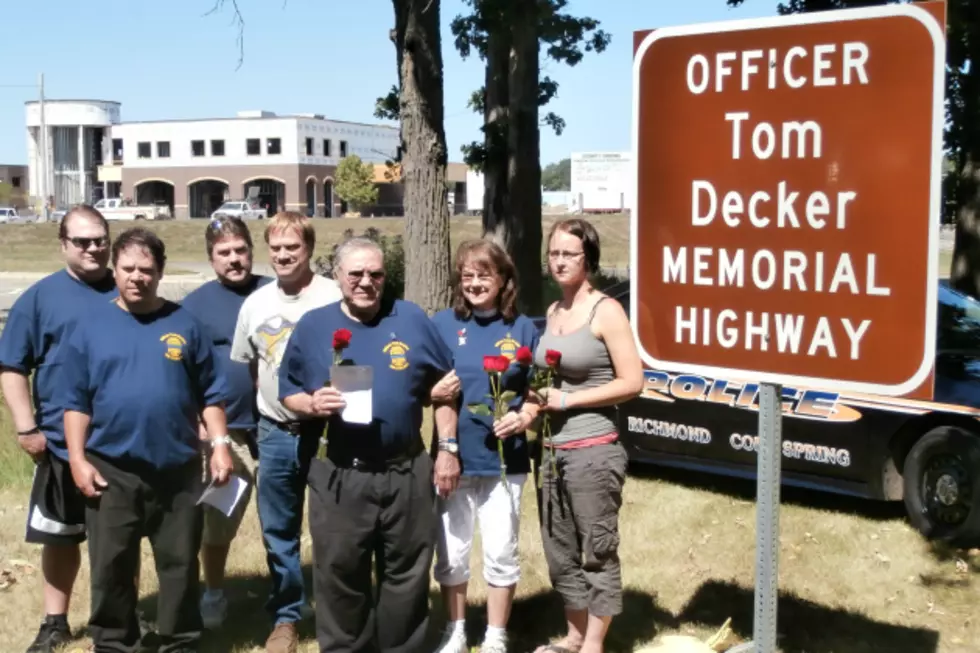 Tom Decker Memorial Signs Offically Placed on Highway [AUDIO &#038; PHOTOS]