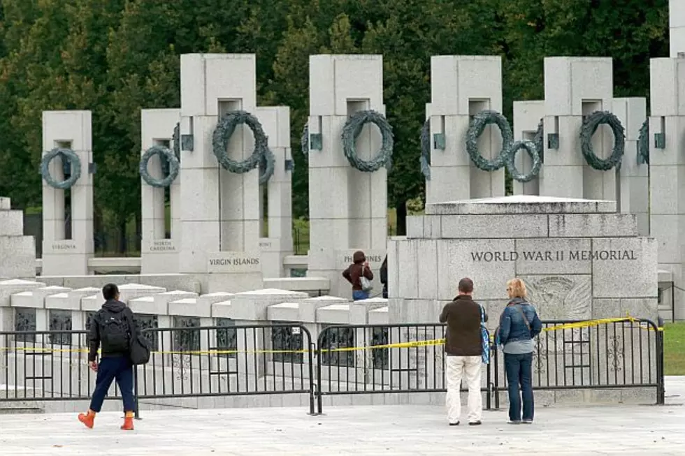 Congresswoman Michele Bachmann Helps Veterans Pass Barriers At Closed WWII Memorial