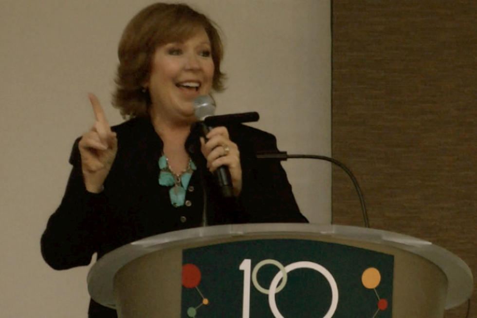 Joan Steffend Speaks at College of Saint Benedict For Women’s Night Out Event [VIDEO]