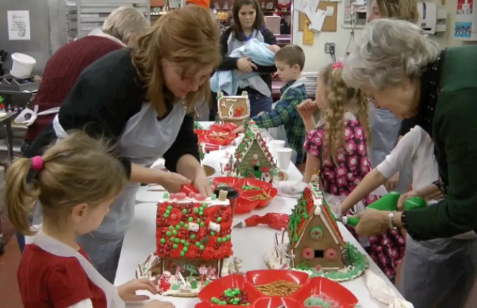 Frozen In Time: A Gingerbread House Tradition [AUDIO,VIDEO]