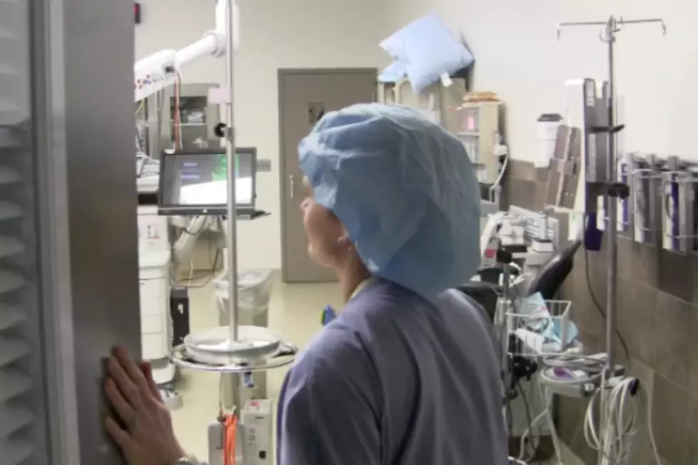 Behind The Scenes: Going Under the Knife During Surgery [VIDEO]