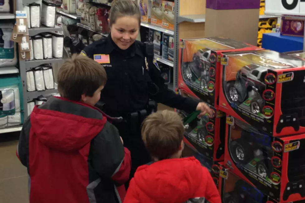 &#8216;Shop With A Cop&#8217; Brings Glad Tidings to St. Cloud Area Kids [AUDIO, PHOTOS]