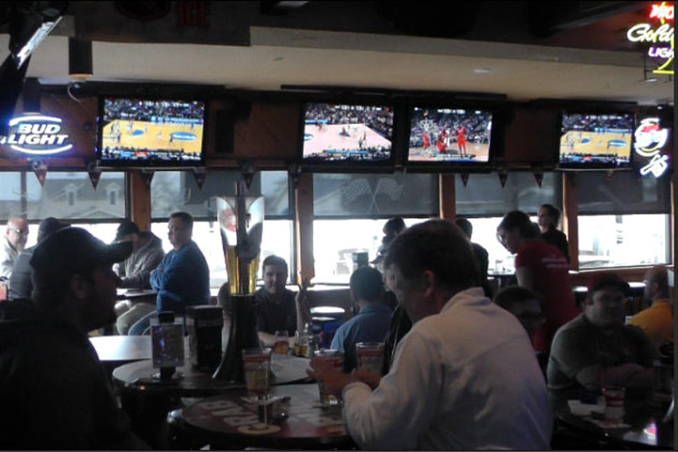 March Madness Grips Local Hoops Fans [VIDEO]