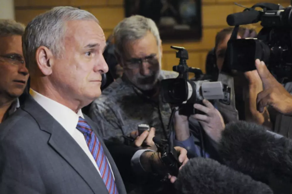 Dayton Says Eager to Mediate Veto Dispute