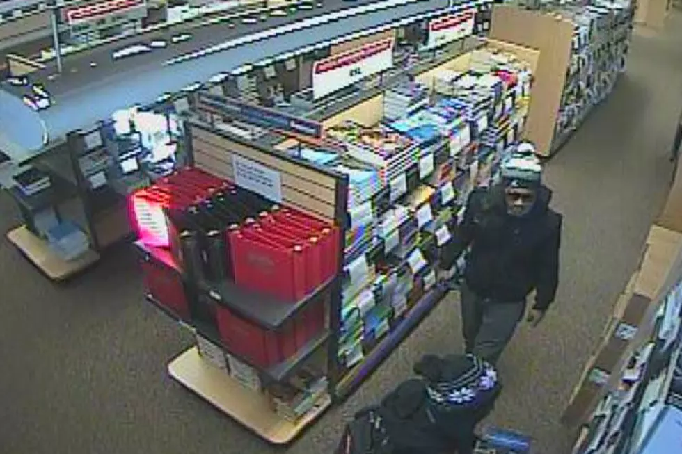 St. Cloud Police Looking For Suspects Who Stole $15,000 Worth of Textbooks [PHOTOS]