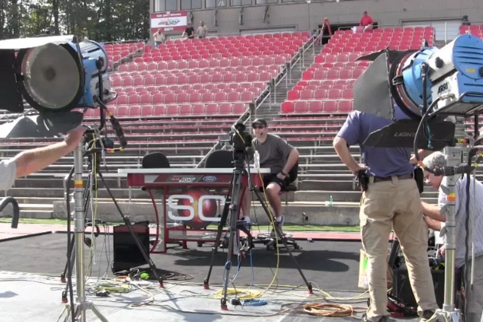 SportsCenter Prepares For Broadcast, Anchors Enjoy the Campus [VIDEO]