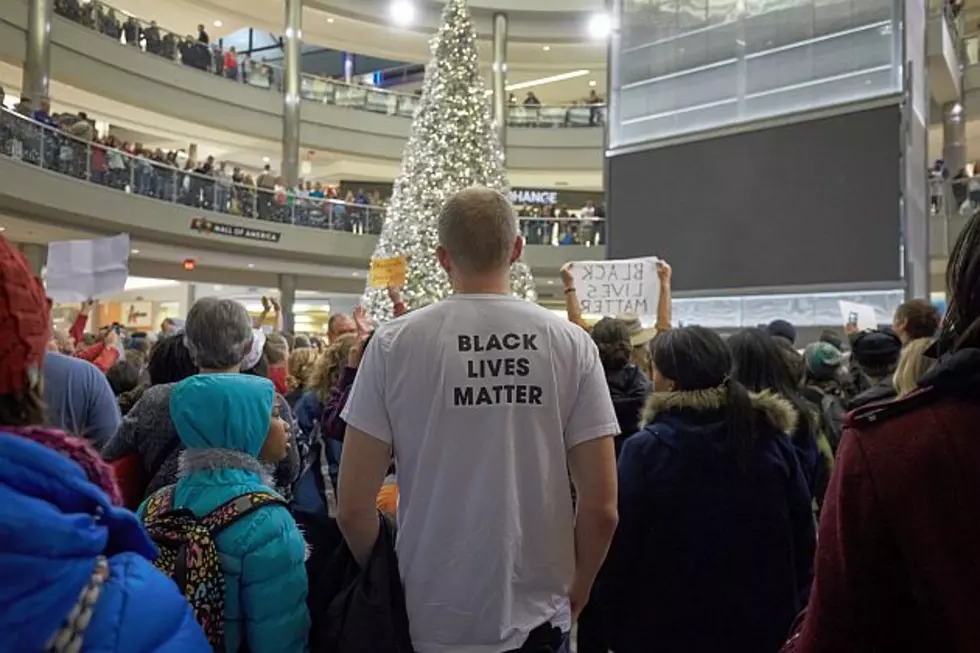 The Latest: Arrests Made at Minneapolis Airport Protest