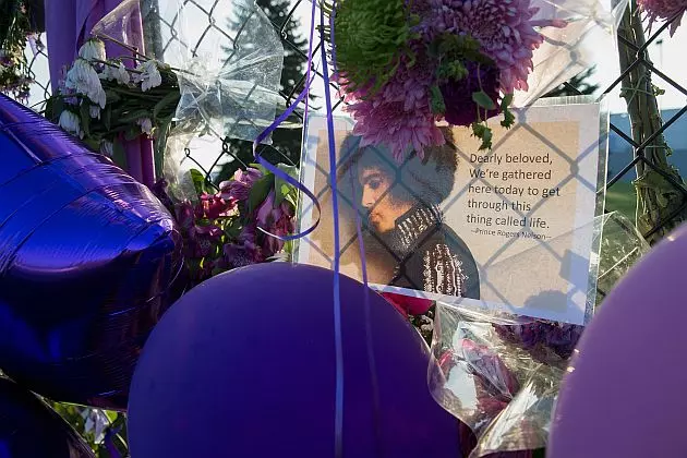 Memorials Come Down At Paisley Park