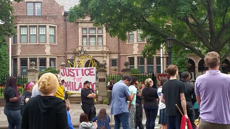 Protesters Block Street In Front Of Governor&#8217;s Mansion