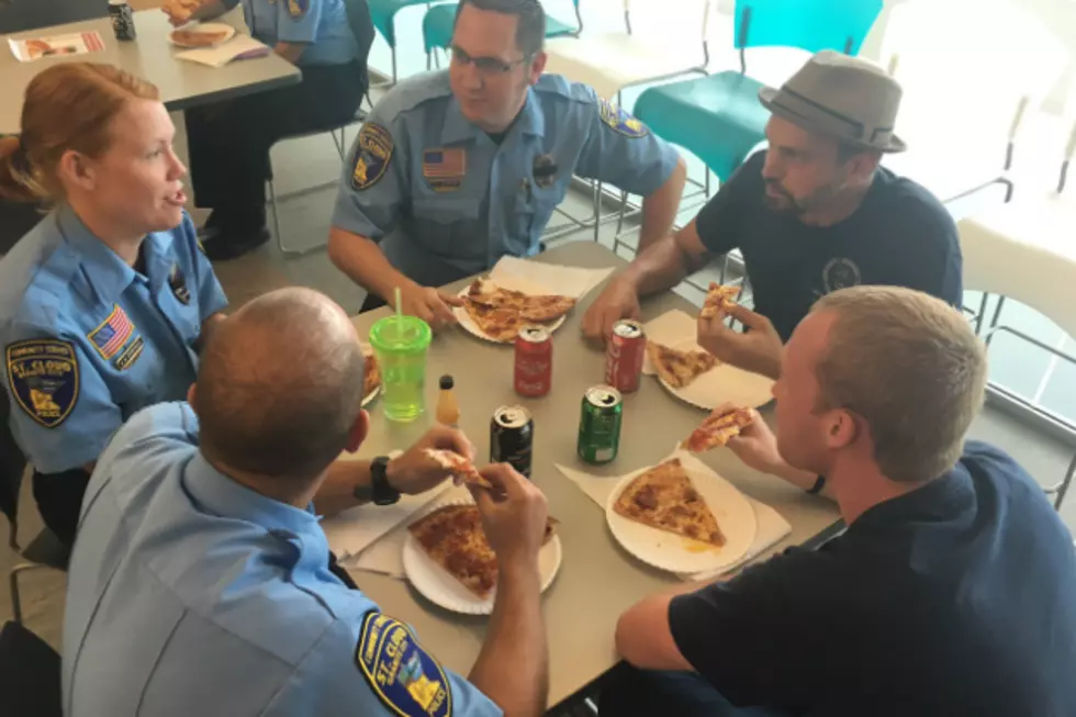 Community Voices Support for St. Cloud PD Through Pizza, Pop and Flowers [VIDEO]