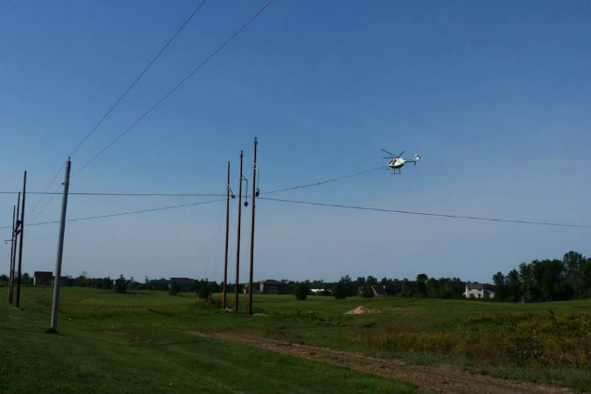 Helicopter Used to Repair Damaged Power Lines [VIDEO]