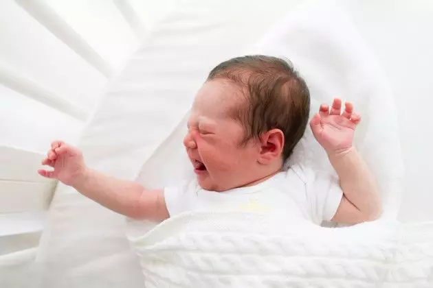 Pediatricians: Babies Should Sleep In Same Room As Parents