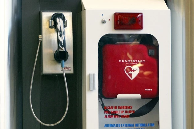 Firehouse Subs Donating Portable Defibrillator to St. Cloud PD