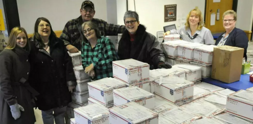 Sending Treats To Soldiers 