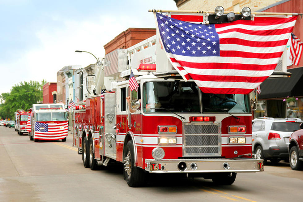 Eagle Lands on Minnesota Fire Truck During 9/11 Tribute