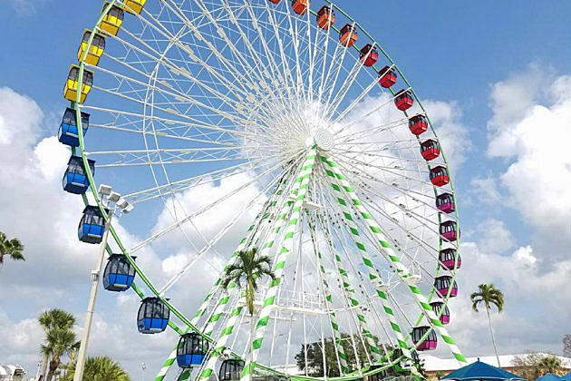 One Of The Largest Traveling Ferris Wheels Makes Its Way To the Minnesota State Fair