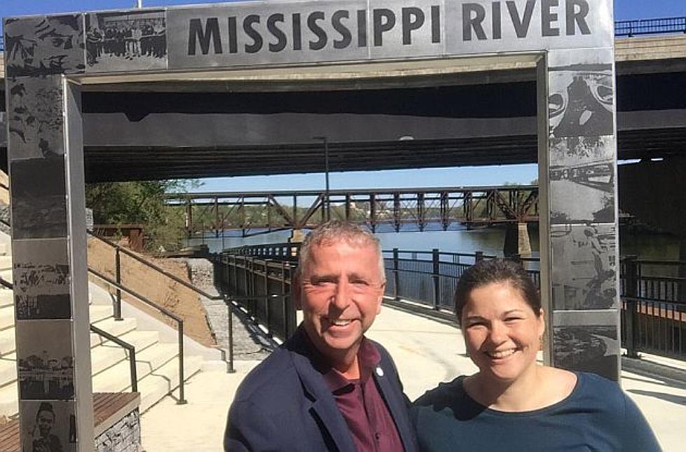 Work of Art, Selfie Station Installed Along the Mississippi River
