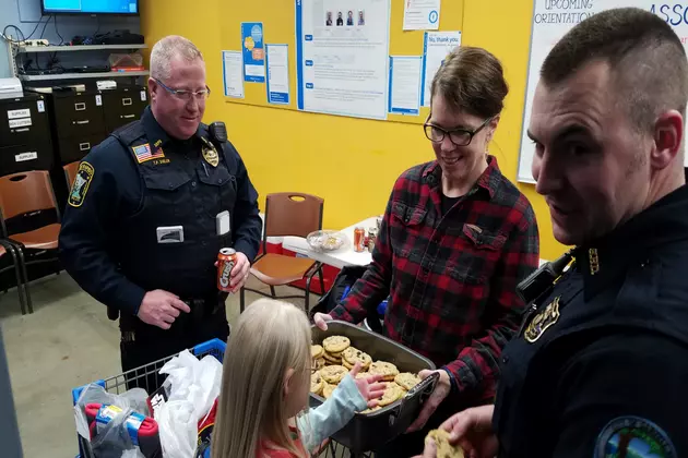 Sartell, Sauk Rapids Police Make Holidays Brighter for Area Kids [GALLERY]