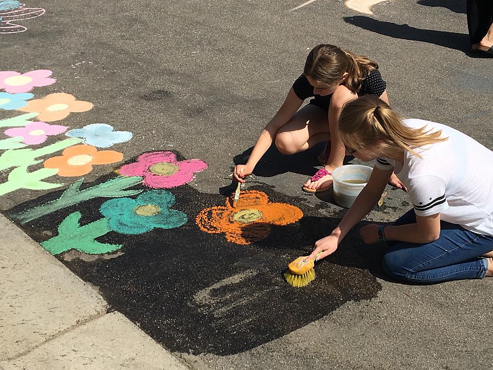 Cathedral Art Students Make Life Size Chalk Drawings [VIDEO]