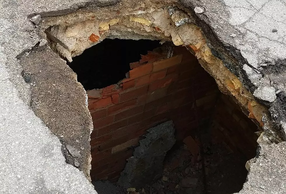 Vault Collapse Temporarily closes Downtown St. Cloud Alley