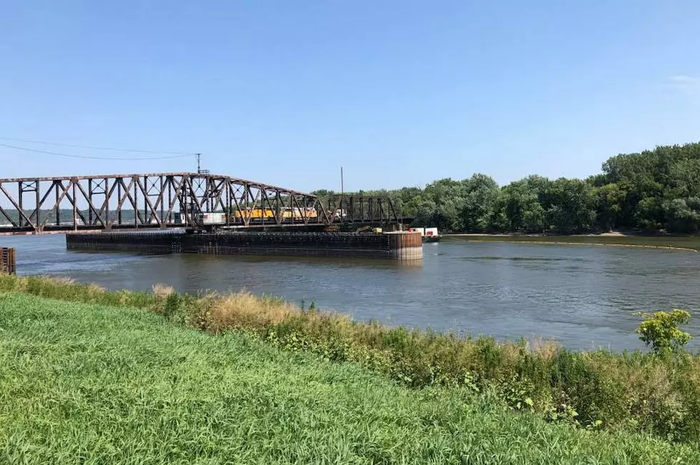 St. Paul Derailment Spills Diesel Into Mississippi River