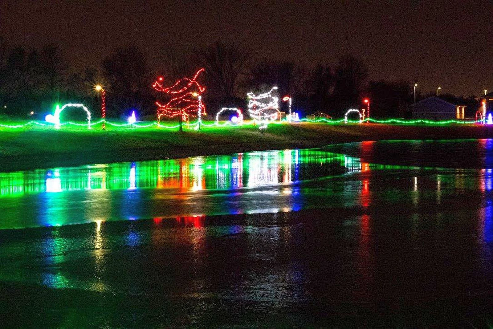 Around The Town Country Lights Festival Prepares For Santa