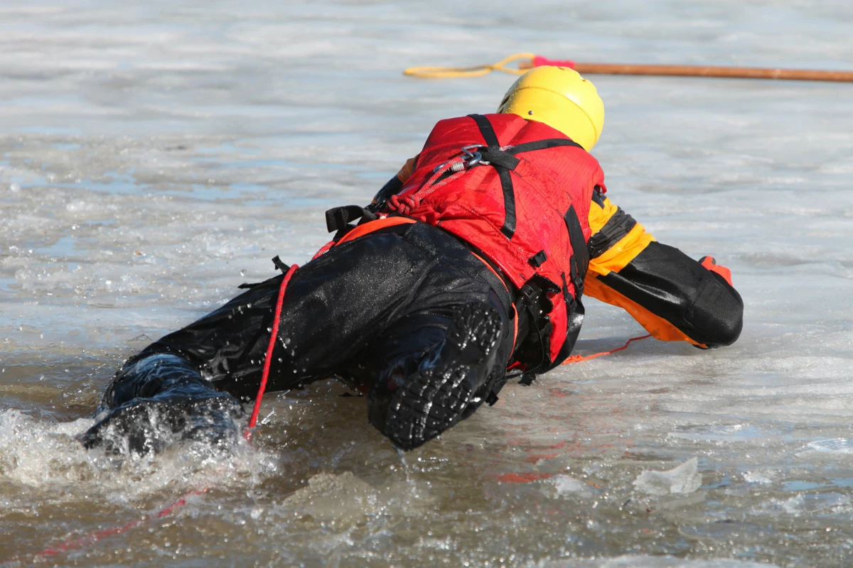 DNR Offers Tips for Ice Rescues