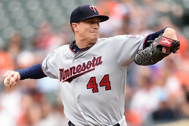 Twins Take 2 1/2 game Lead Into White Sox Series