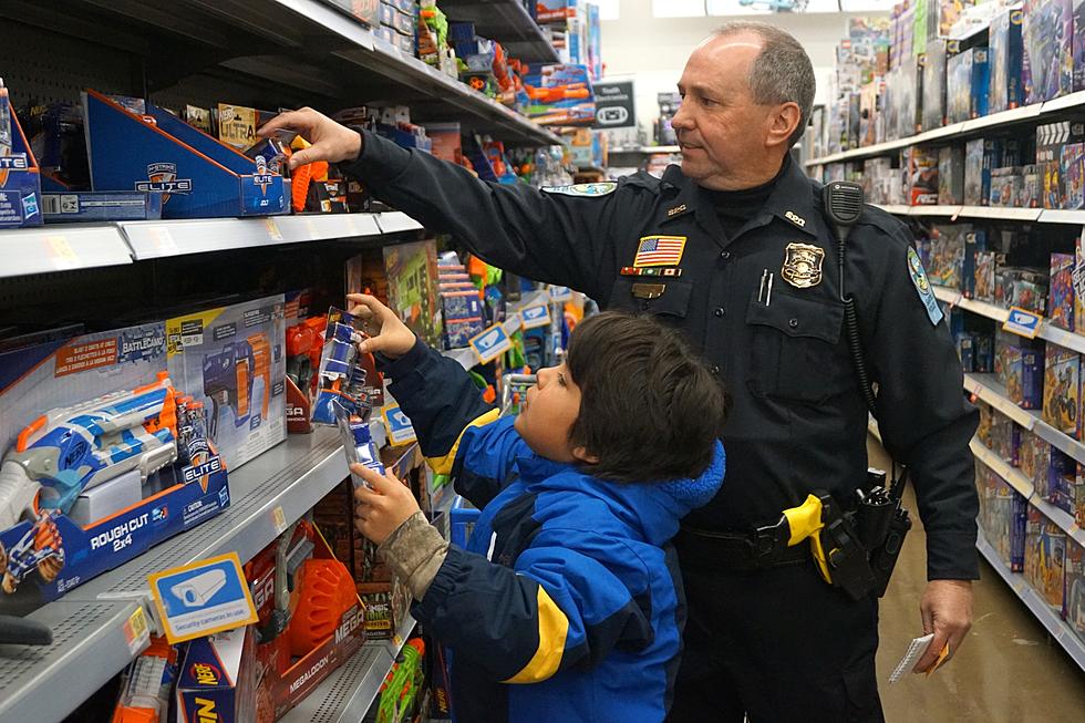 Kids and Cops Team Up for Holiday Shopping