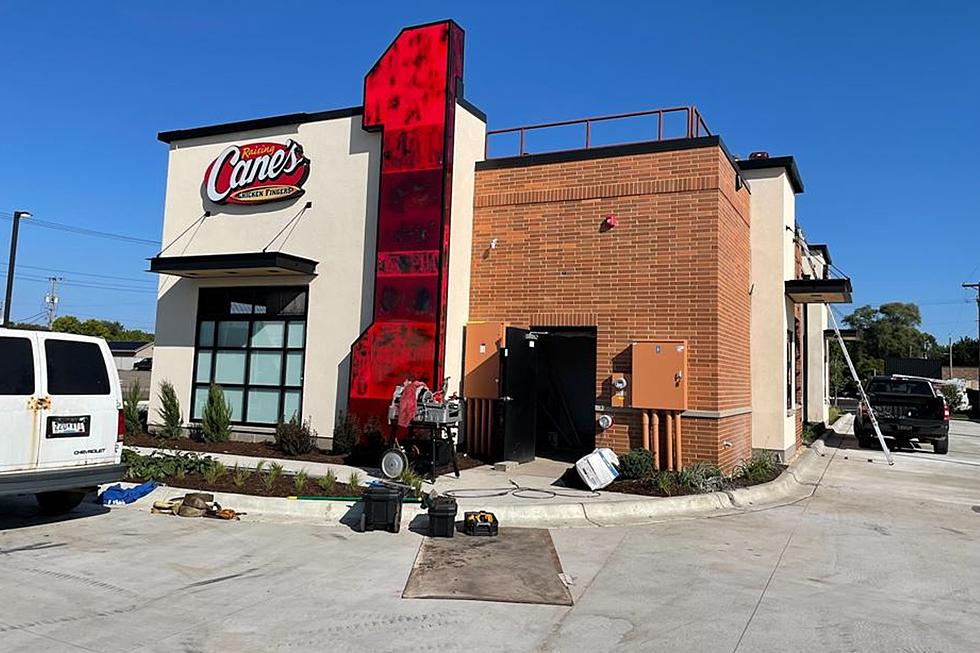 Raising Cane's eyes January opening for Johnston location